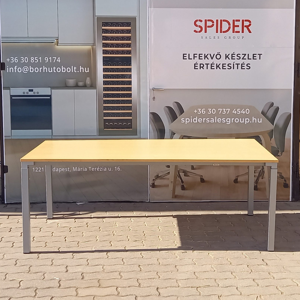 Tárgyalóasztal konferencia asztal Steelcase márka spide