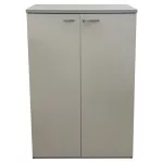 Középmagas kétajtós szekrény halványszürke színben