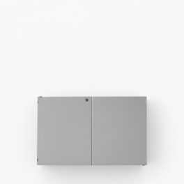 2 ajtós alacsony szekrény, halványszürke színben