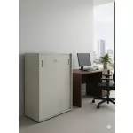 Világos tölgy színű zárható tolóajtós szekrény