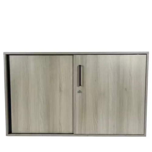 Steelcase tolóajtós irodai szekrény – világos tölgy színben