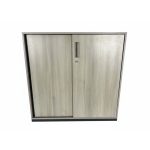 Steelcase tolóajtós irodai szekrény – 120×44 cm