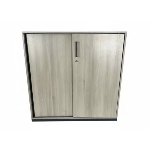 Steelcase tolóajtós irodai szekrény – 120×44 cm